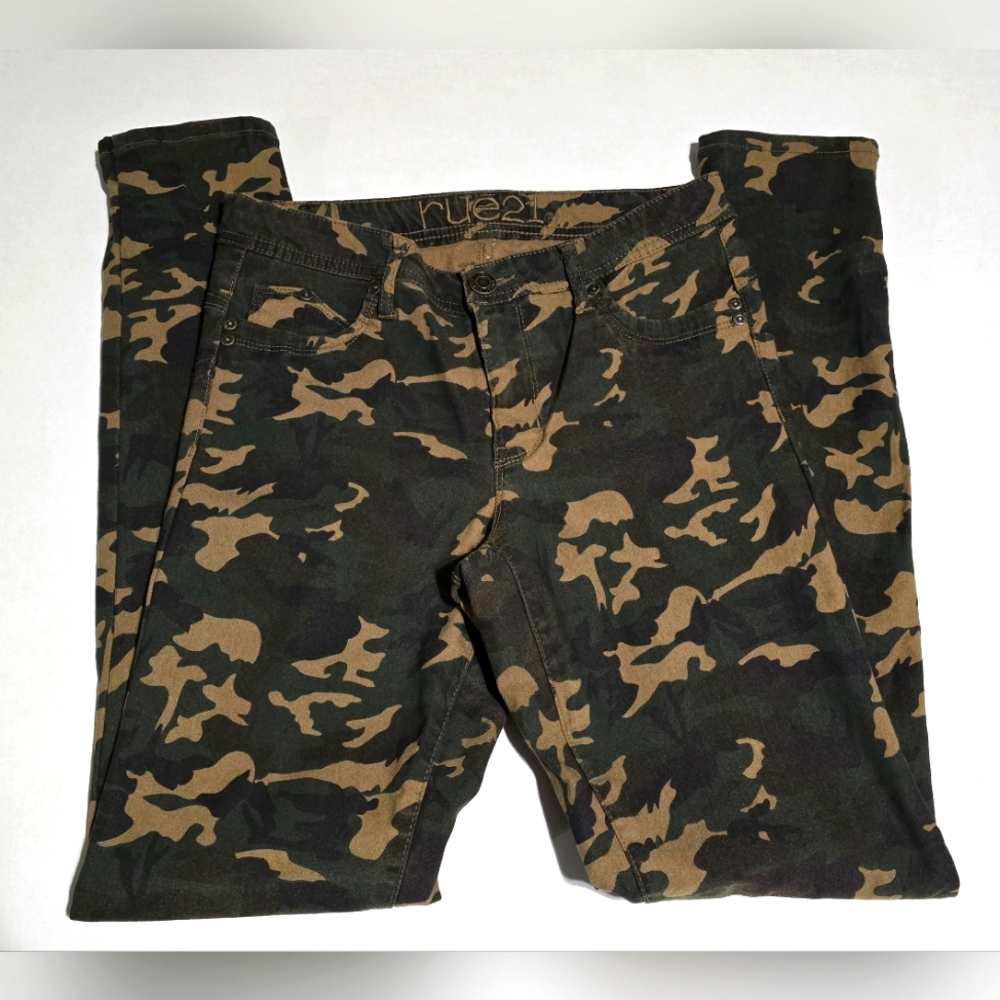 Rue21 Camouflage Print Pants Size 9/10 Skinny  In Excellent Condition